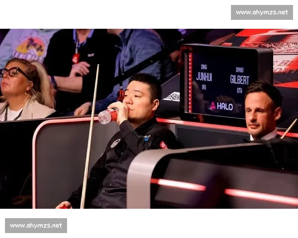 丁俊晖鏖战史蒂文斯上演斯诺克经典对决 老将与天才之间的攻防悬念拉满 丁俊晖鏖战史蒂文斯上演斯诺克经典对决 老将与天才之间的攻防悬念拉满